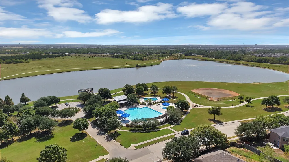 2029 Wellington Point Heartland, TX 75126