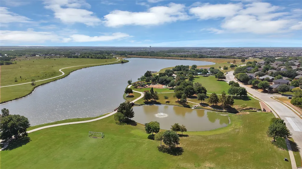2029 Wellington Point Heartland, TX 75126