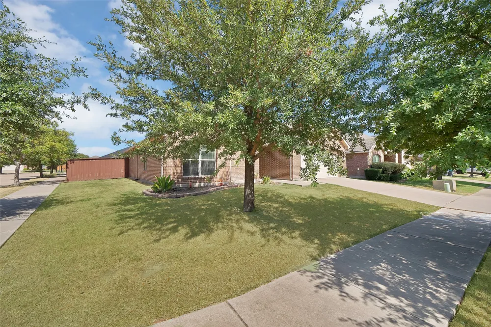 2029 Wellington Point Heartland, TX 75126