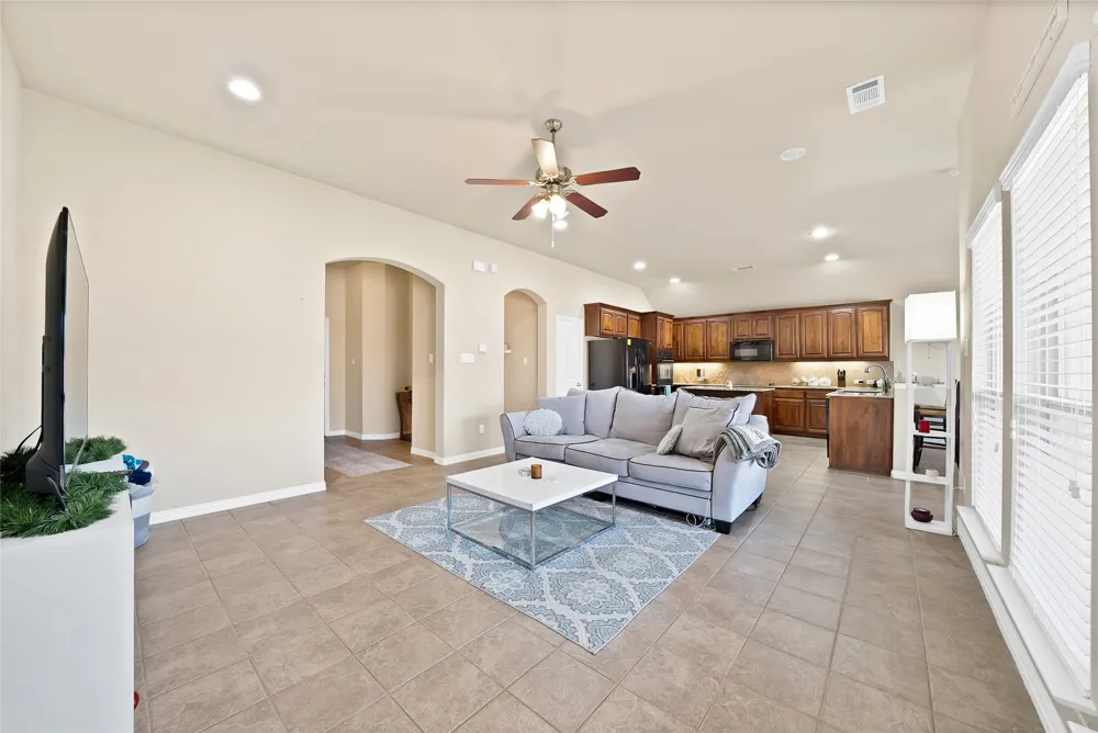 2029 Wellington Point Heartland, TX 75126