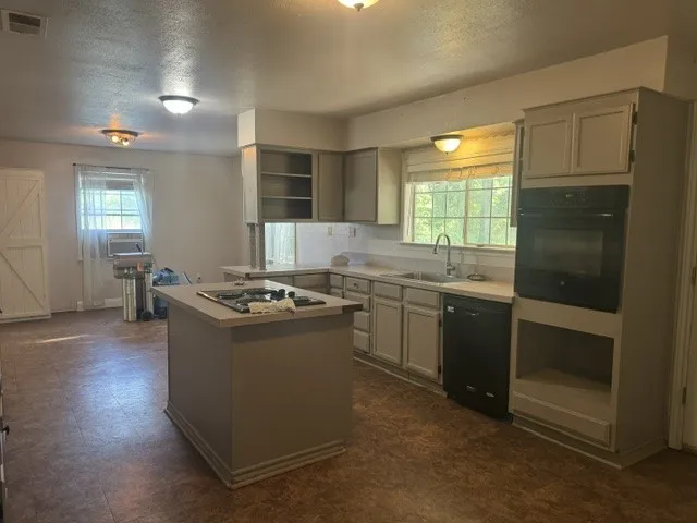 670 County Road 3701 Quinlan, TX 75474