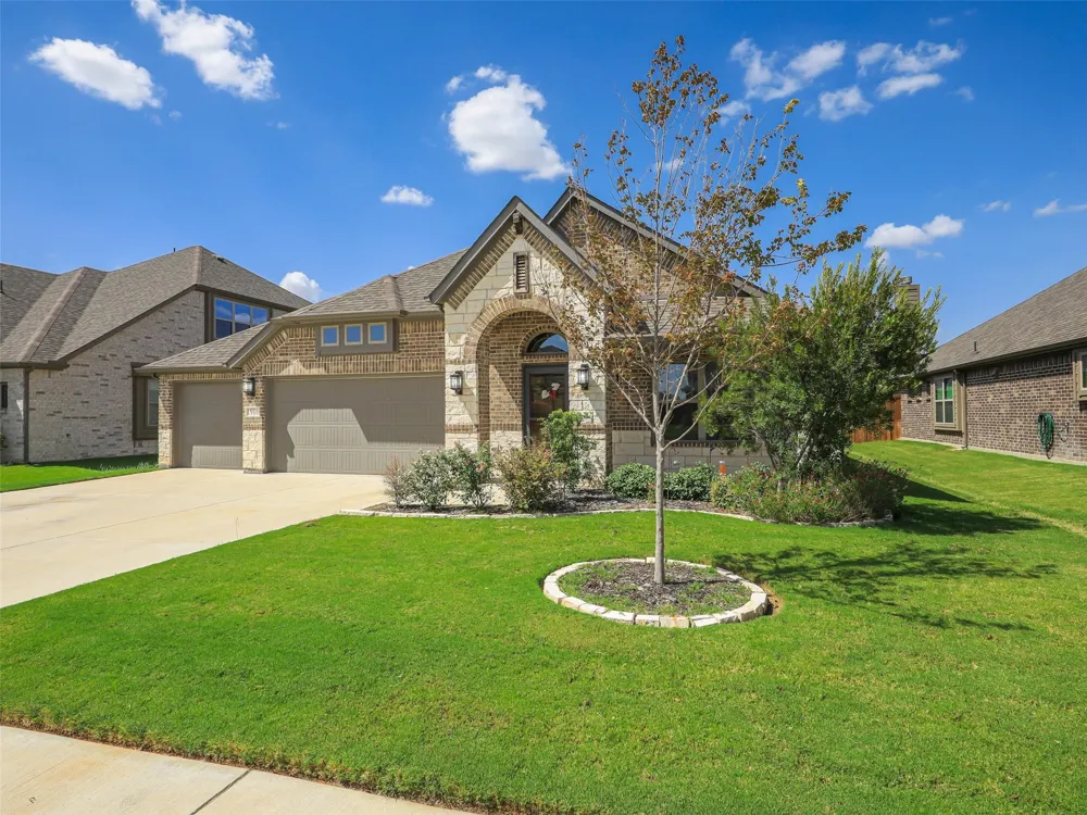 1916 Nightfall Drive Venus, TX 76009