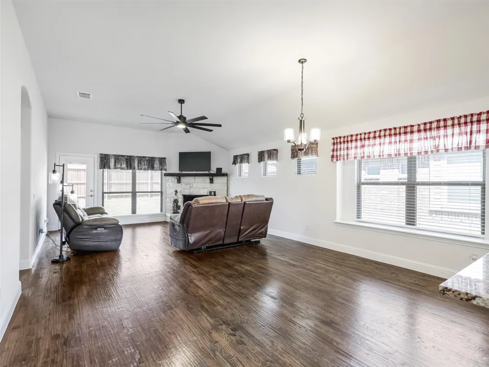 1916 Nightfall Drive Venus, TX 76009