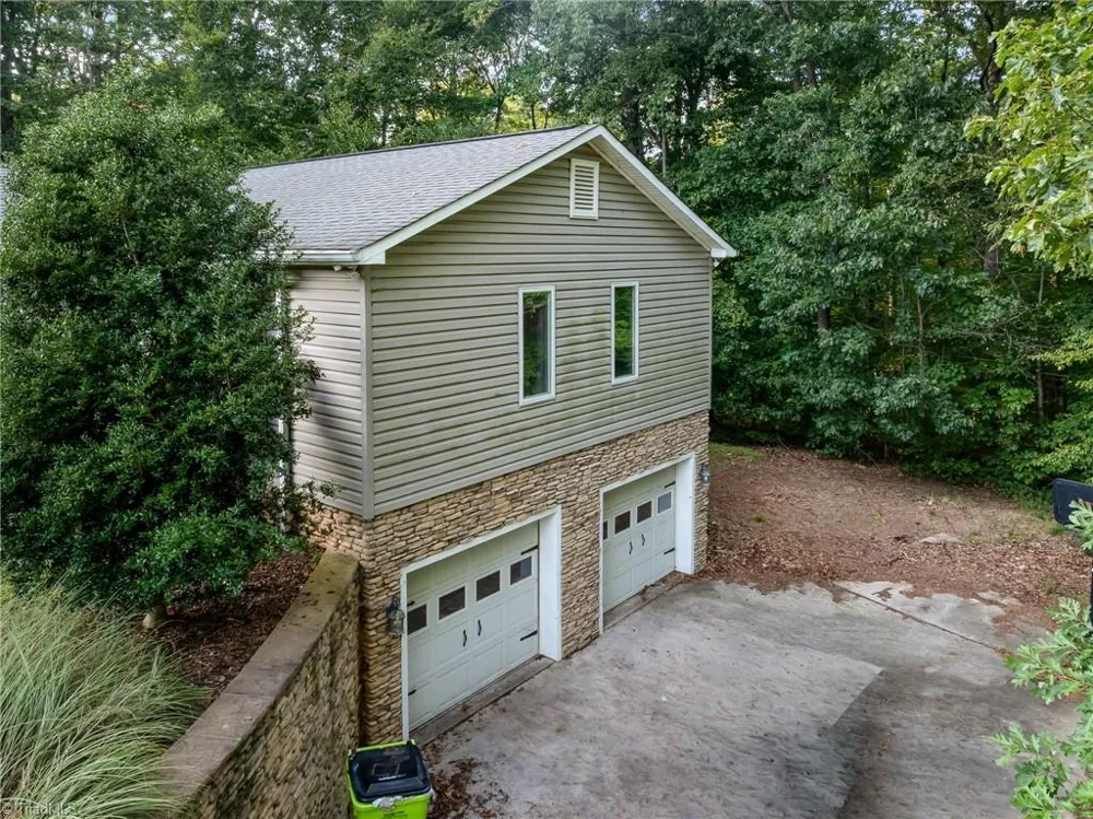1885 Helmstetler Road Lexington, NC 27295