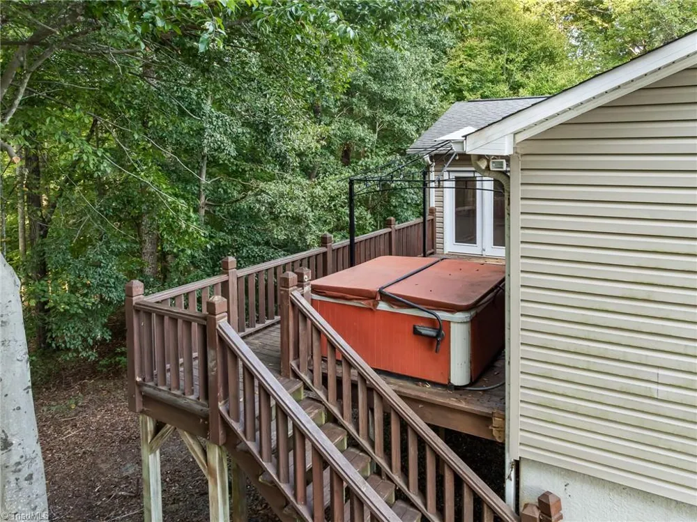 1885 Helmstetler Road Lexington, NC 27295