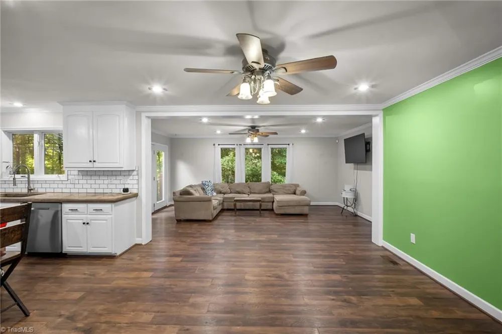 1885 Helmstetler Road Lexington, NC 27295