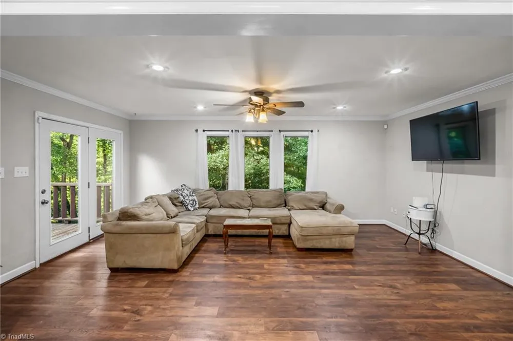 1885 Helmstetler Road Lexington, NC 27295