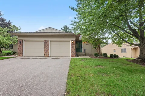 2130 Cranbrook Drive NE