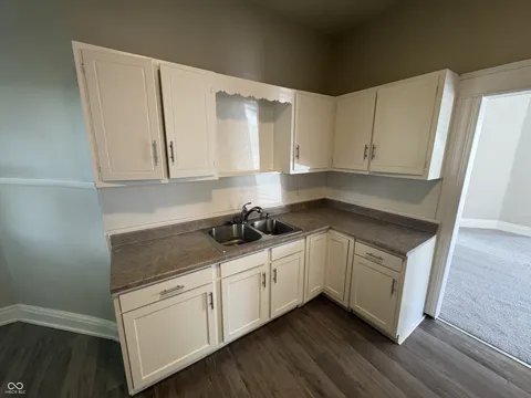 413 W Franklin Street #1
