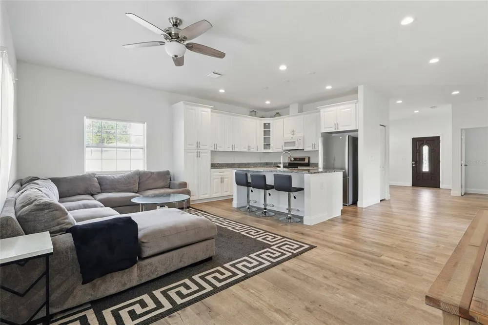 3024 W DOUGLAS ST Tampa, FL 33607