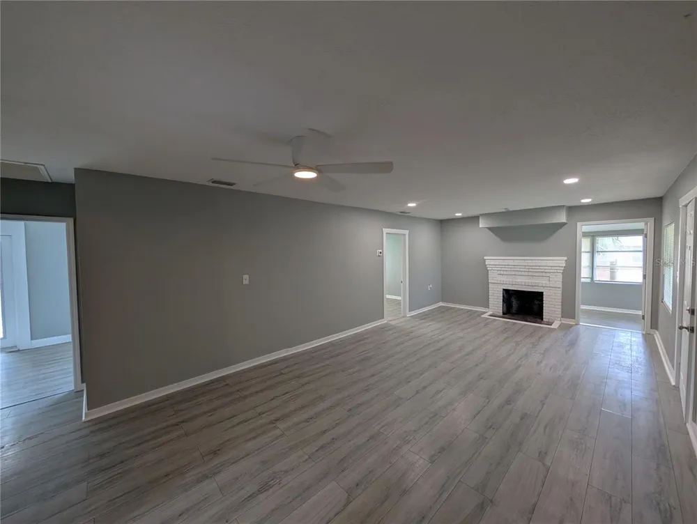6805 NAVIN AVENUE Tampa, FL 33604