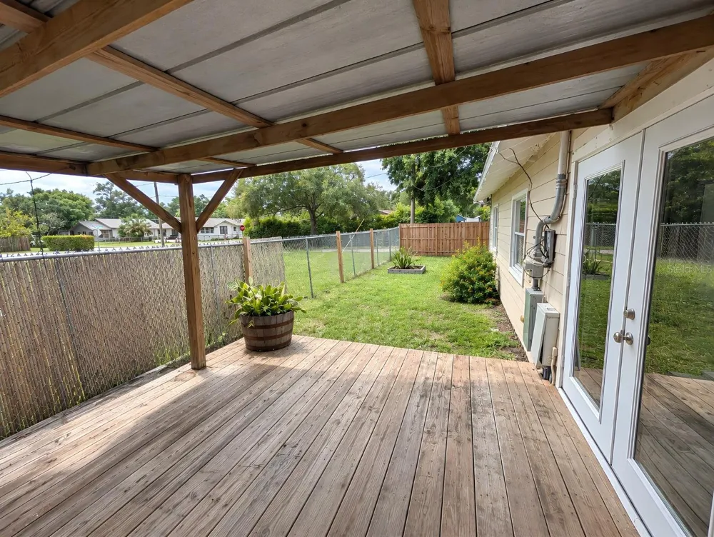 6805 NAVIN AVENUE Tampa, FL 33604
