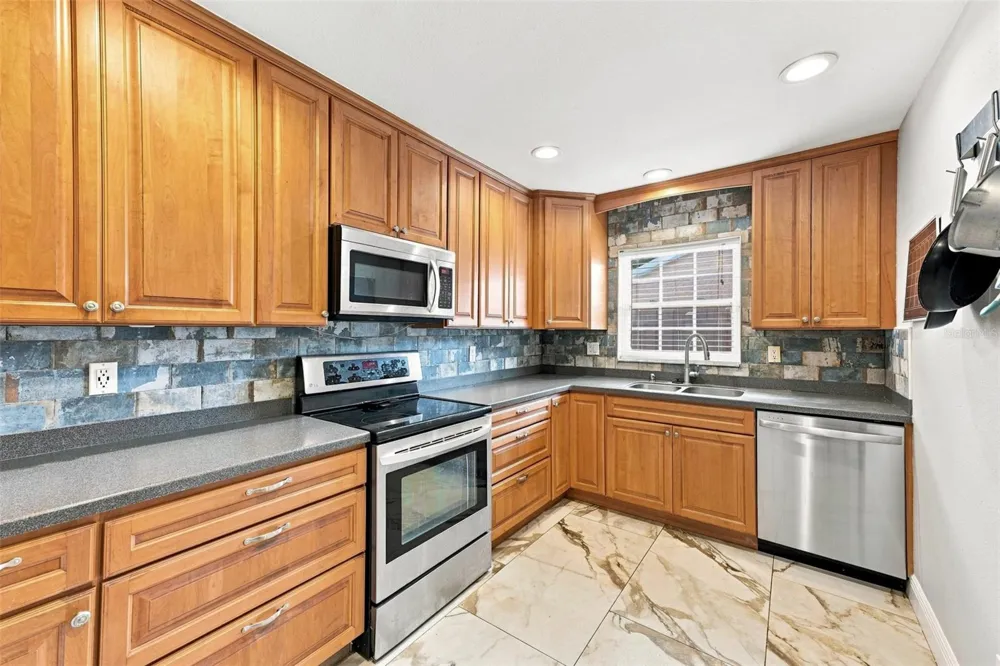 2520 FAWN COURT Clearwater, FL 33761