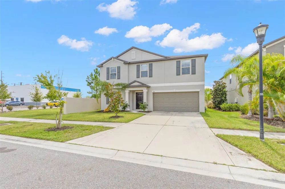 5061 WHITE CHICORY DRIVE Apollo Beach, FL 33572