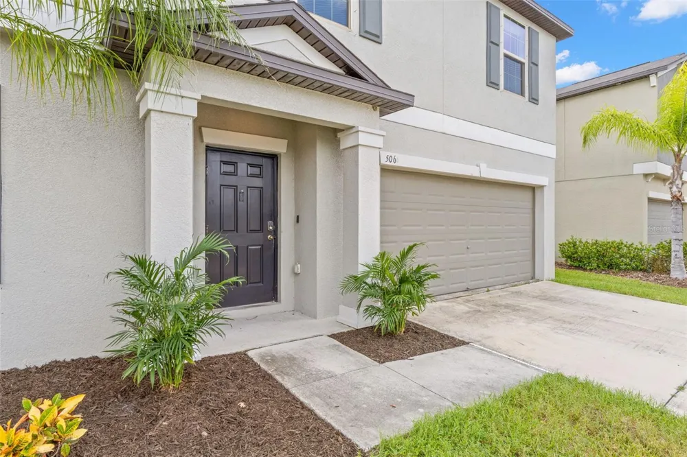 5061 WHITE CHICORY DRIVE Apollo Beach, FL 33572