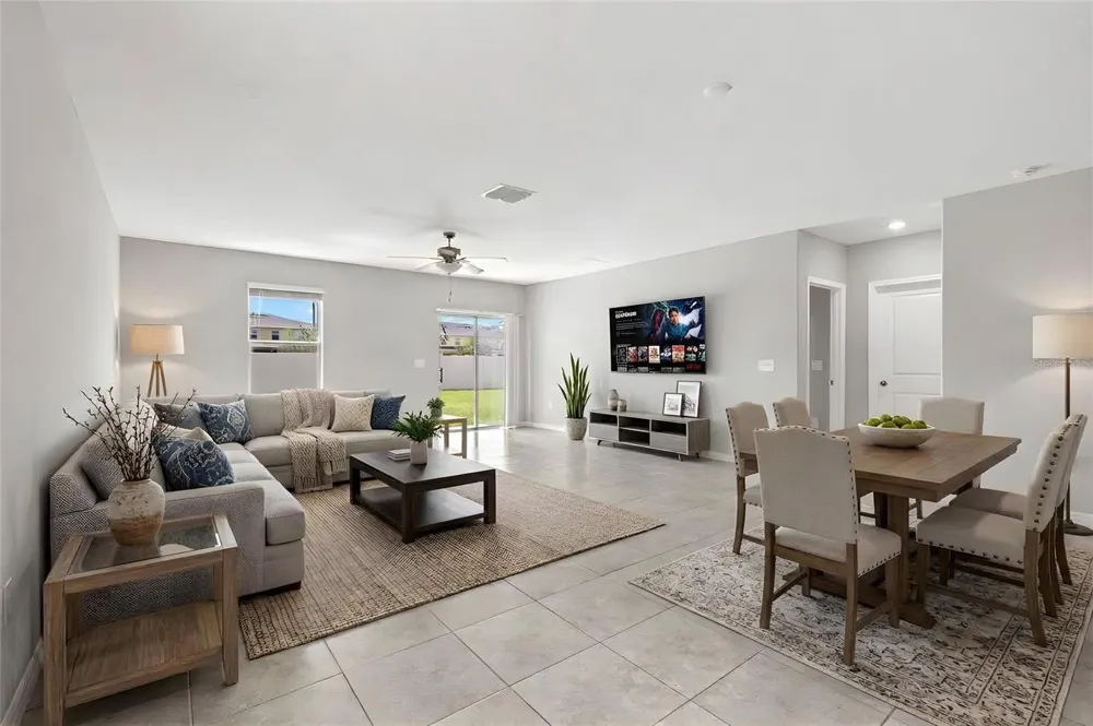5061 WHITE CHICORY DRIVE Apollo Beach, FL 33572