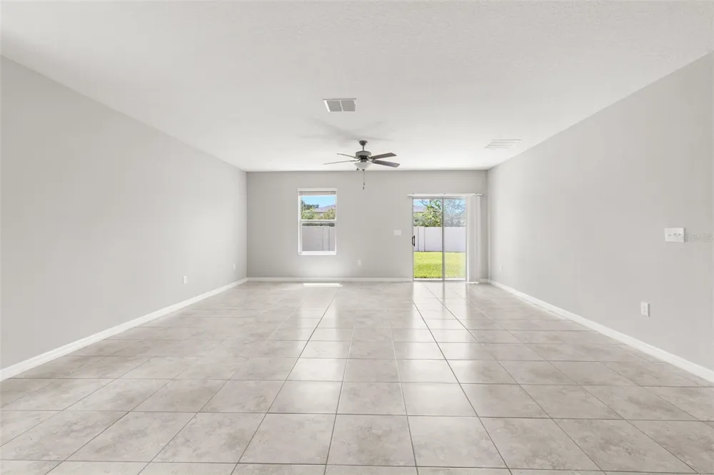 5061 WHITE CHICORY DRIVE Apollo Beach, FL 33572