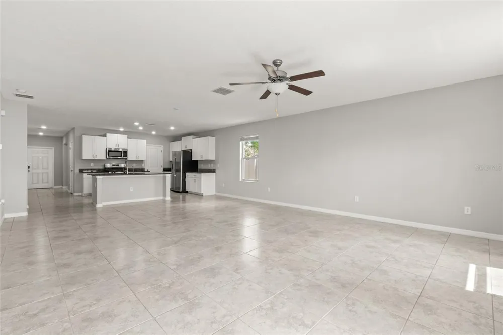 5061 WHITE CHICORY DRIVE Apollo Beach, FL 33572