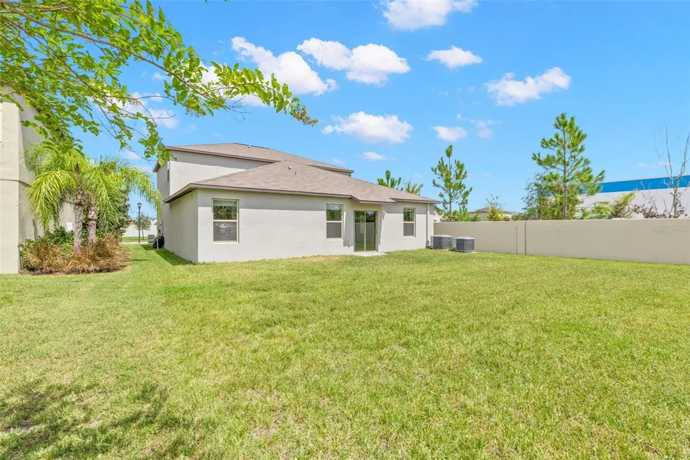 5061 WHITE CHICORY DRIVE Apollo Beach, FL 33572