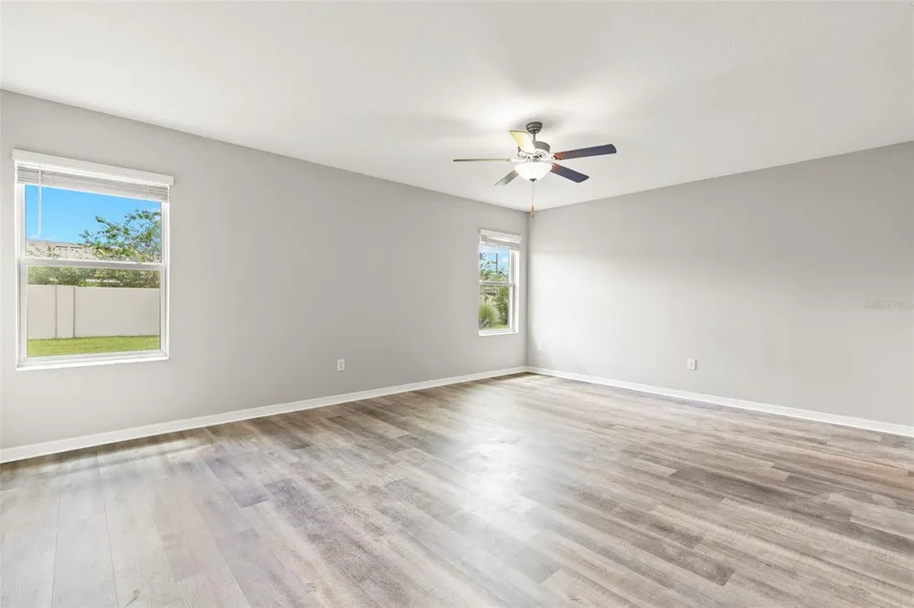 5061 WHITE CHICORY DRIVE Apollo Beach, FL 33572