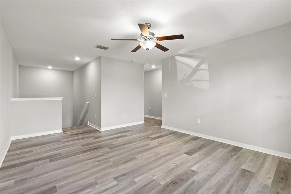 5061 WHITE CHICORY DRIVE Apollo Beach, FL 33572