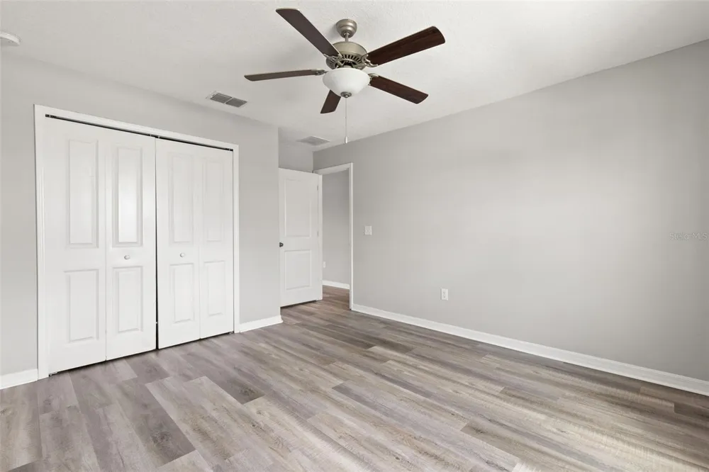 5061 WHITE CHICORY DRIVE Apollo Beach, FL 33572