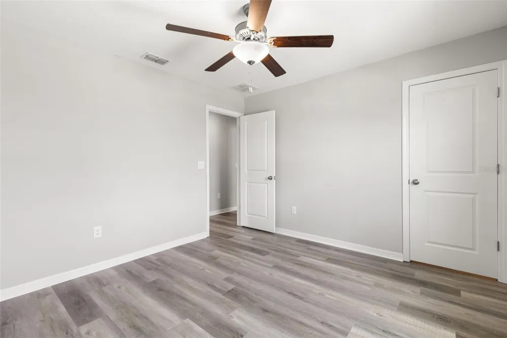 5061 WHITE CHICORY DRIVE Apollo Beach, FL 33572