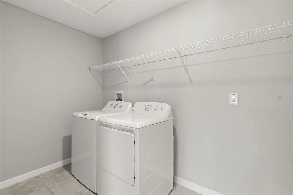 5061 WHITE CHICORY DRIVE Apollo Beach, FL 33572