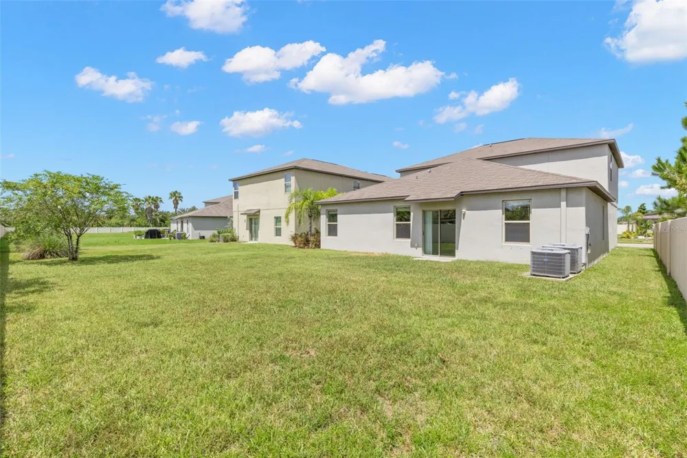5061 WHITE CHICORY DRIVE Apollo Beach, FL 33572