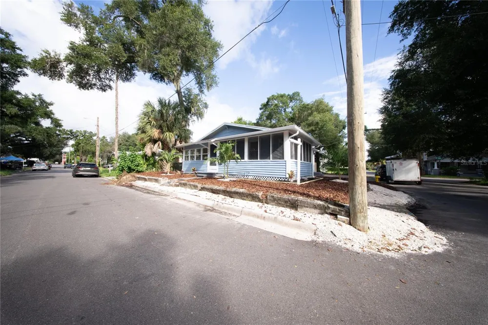 922 E IDA STREET Tampa, FL 33603