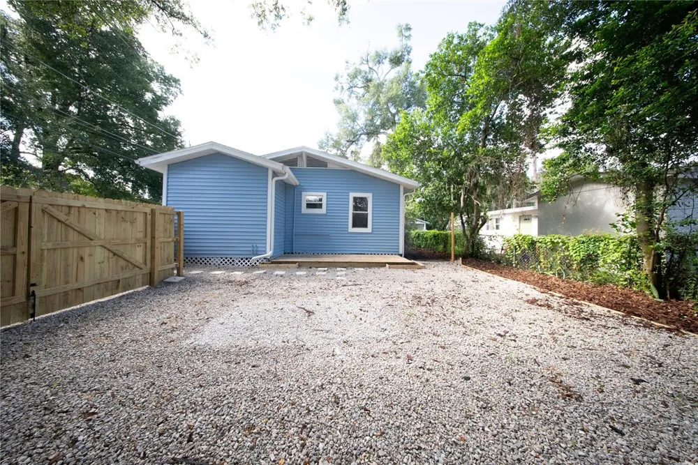922 E IDA STREET Tampa, FL 33603