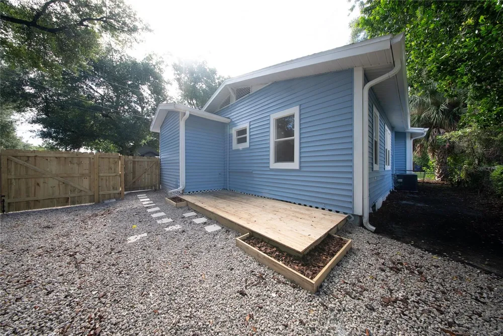 922 E IDA STREET Tampa, FL 33603