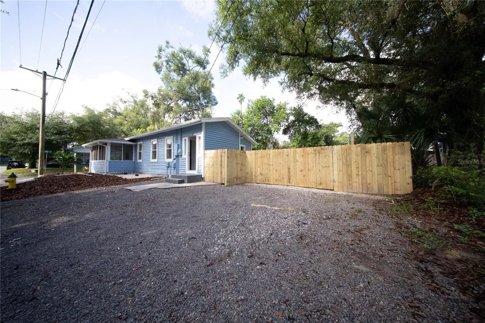 922 E IDA STREET Tampa, FL 33603