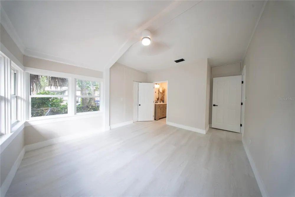 922 E IDA STREET Tampa, FL 33603