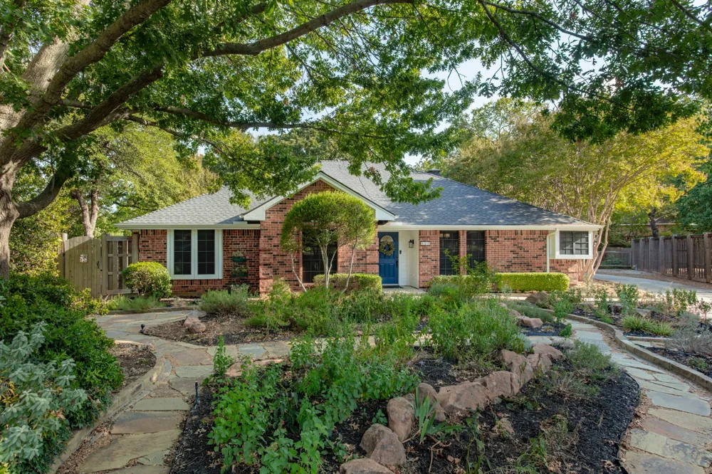 624 Arbor Court Highland Village, TX 75077