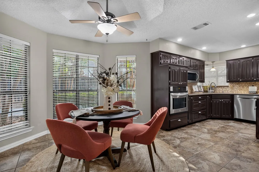 624 Arbor Court Highland Village, TX 75077