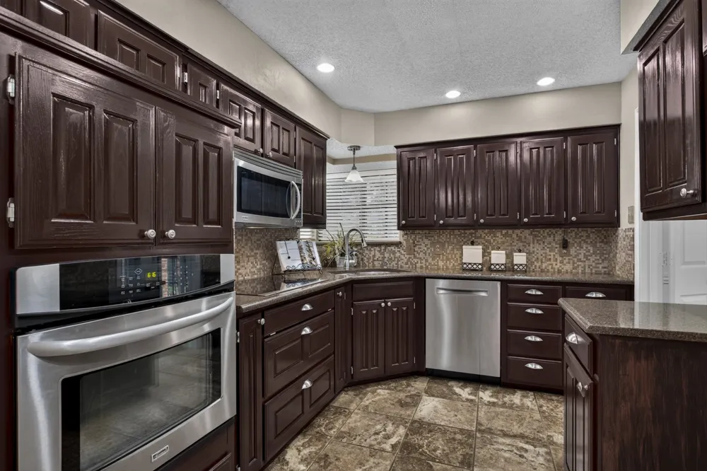 624 Arbor Court Highland Village, TX 75077
