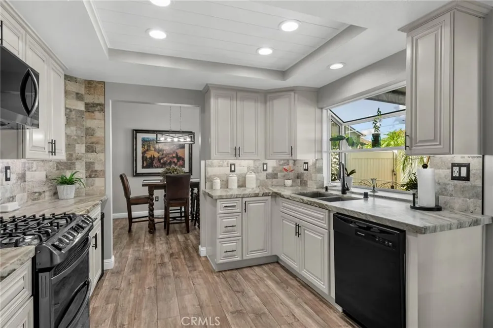 7830 Sioux Fontana, CA 92336