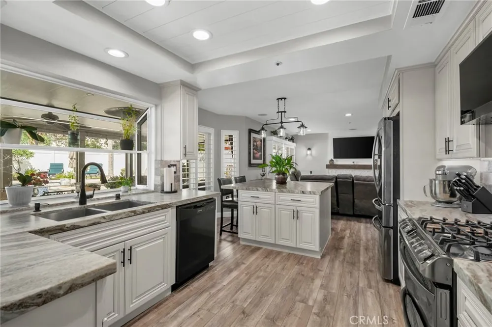 7830 Sioux Fontana, CA 92336