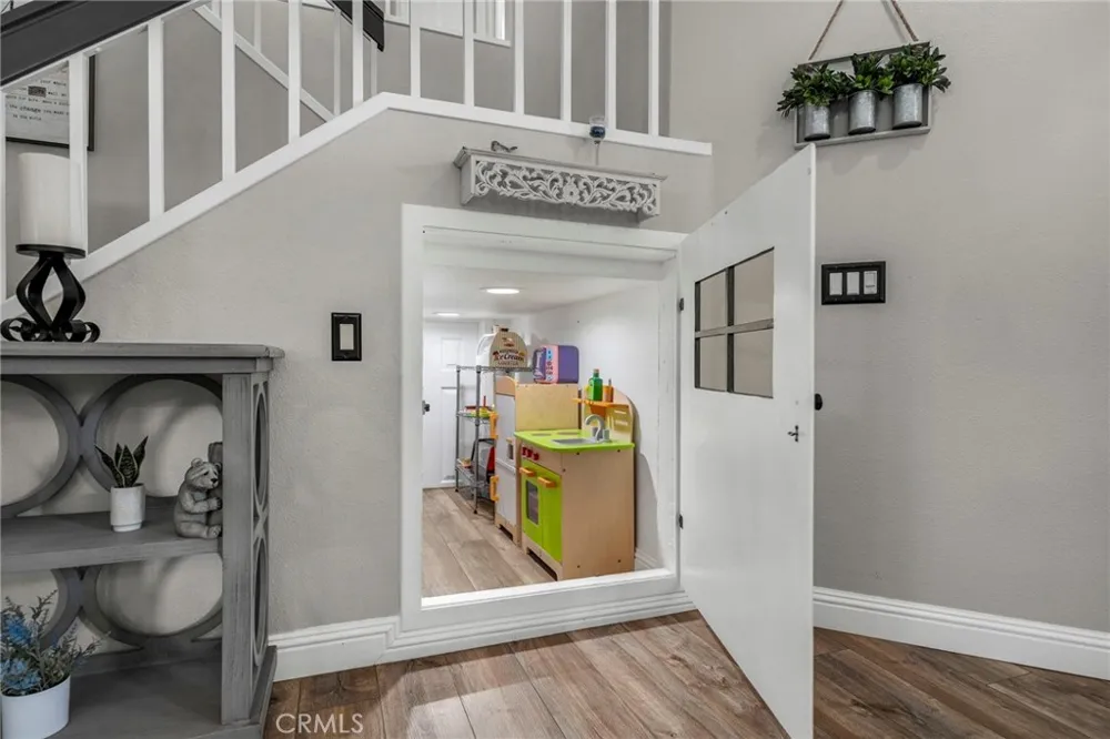 7830 Sioux Fontana, CA 92336