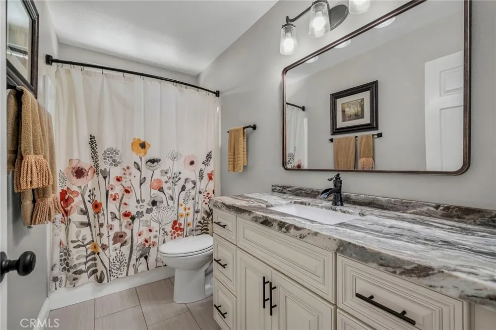 7830 Sioux Fontana, CA 92336