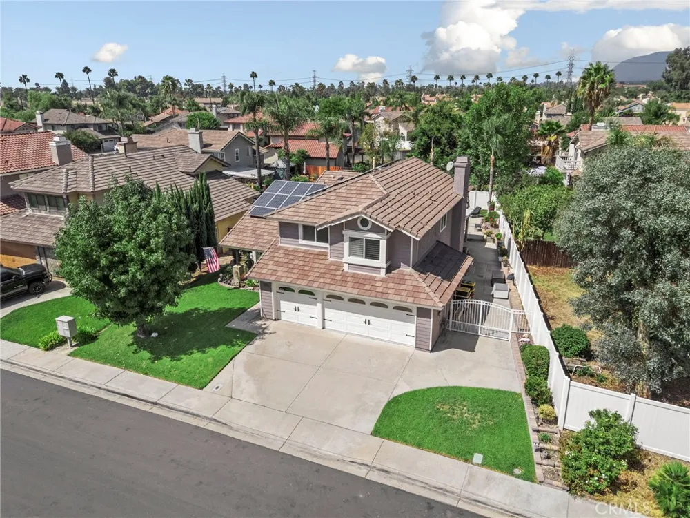 7830 Sioux Fontana, CA 92336