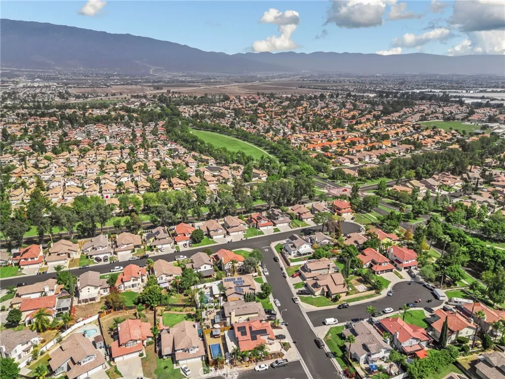 7830 Sioux Fontana, CA 92336