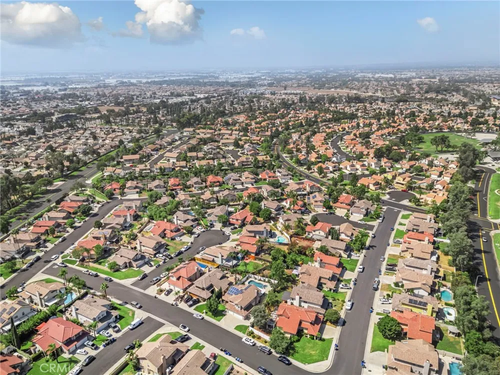 7830 Sioux Fontana, CA 92336