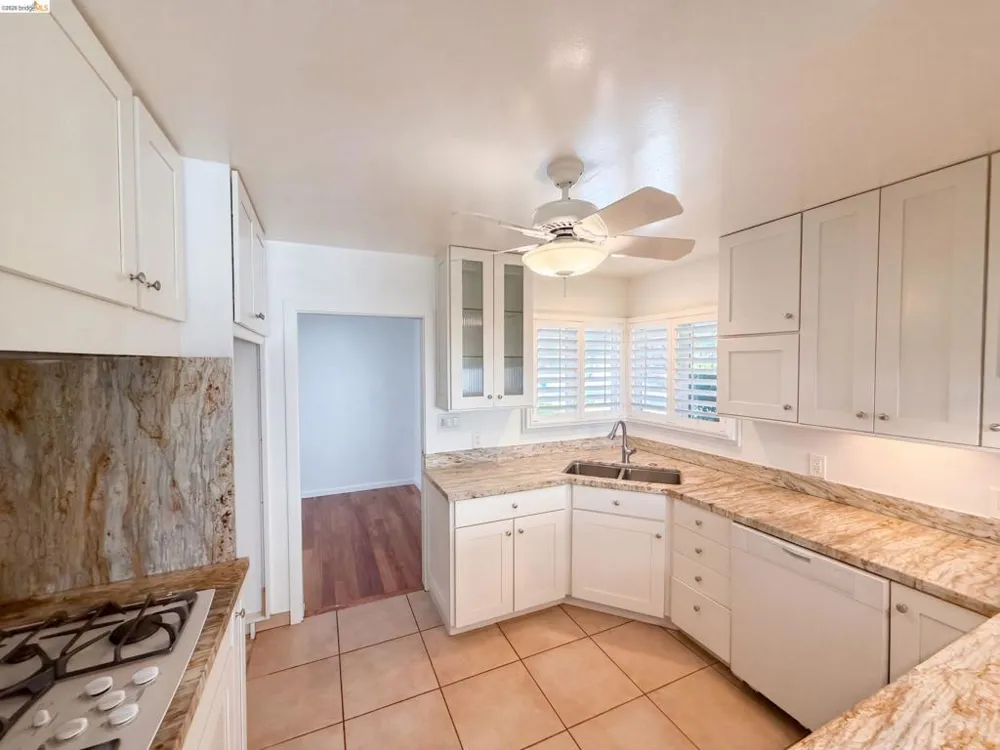 447 Via Del Plano Novato, CA 94949