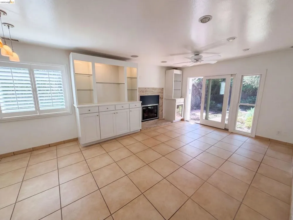 447 Via Del Plano Novato, CA 94949