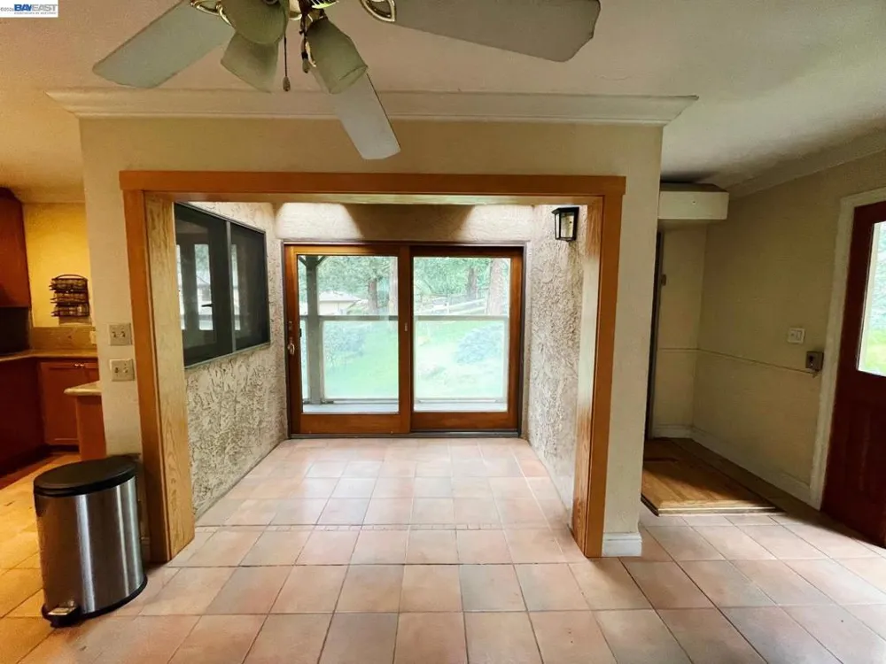 35575 Palomares Rd Castro Valley, CA 94552