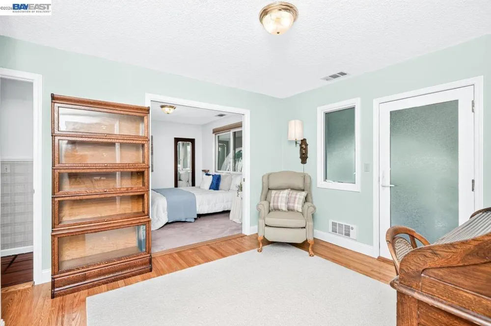 35575 Palomares Rd Castro Valley, CA 94552