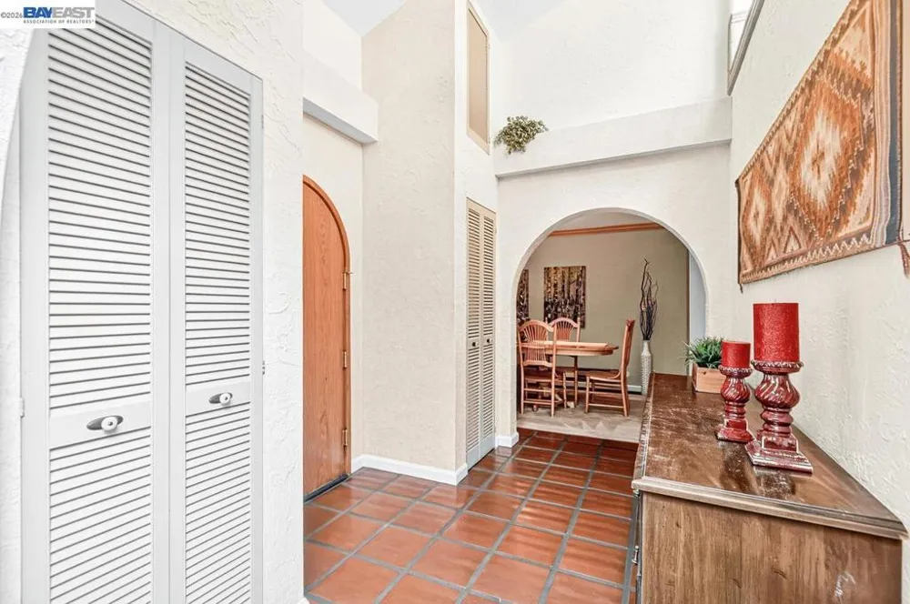 35575 Palomares Rd Castro Valley, CA 94552