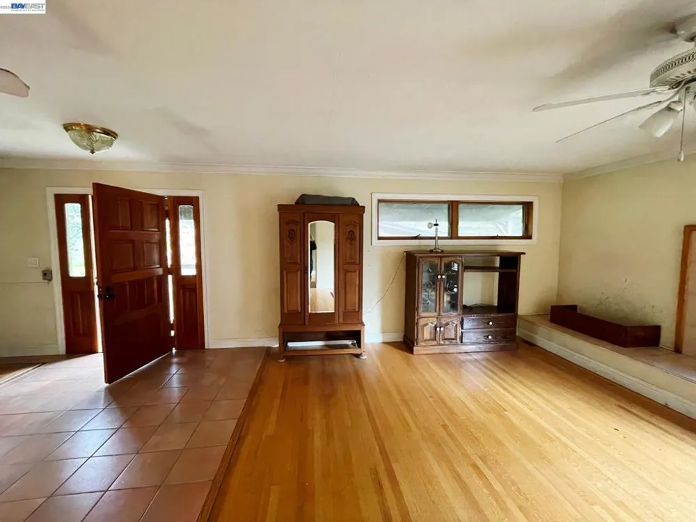 35575 Palomares Rd Castro Valley, CA 94552
